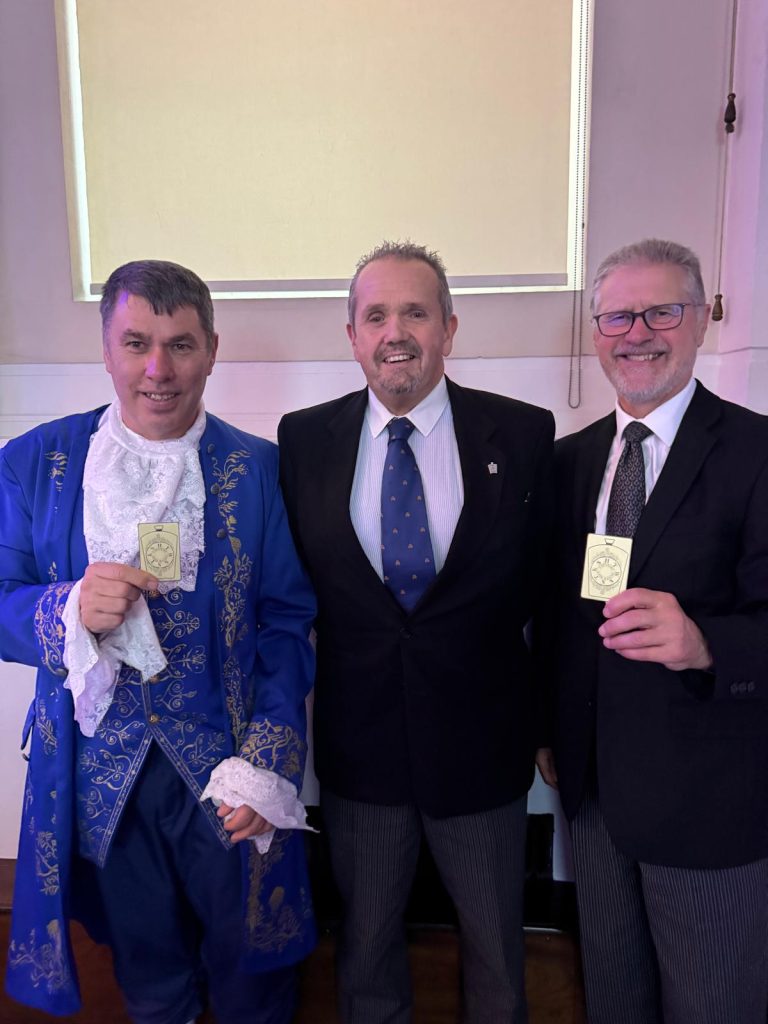 gold card mark masonry